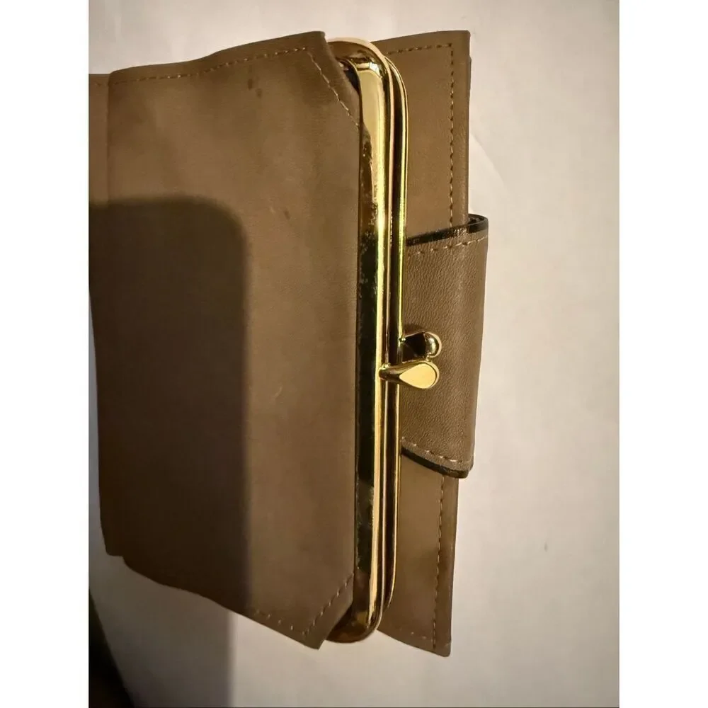 Vintage Rolfs Women's Cowhide Leather Tooled Kisslock Bifold Wallet Tan NWOT